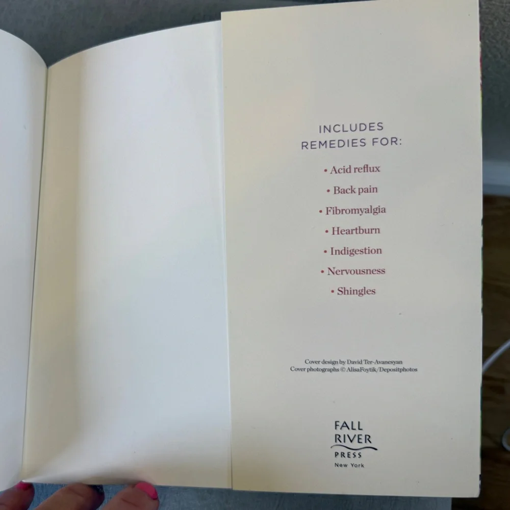 Essential Oils Natural Remedies A-to-Z Book - Picture 13 of 16